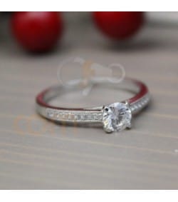 Sterling silver 925 engagement ring with zircon