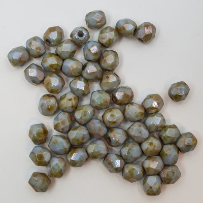 Faceted ball 4 mm green (50und)