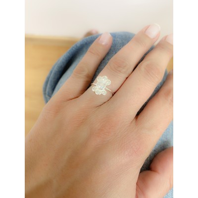 Sterling silver 925 ring with large and small zirconias